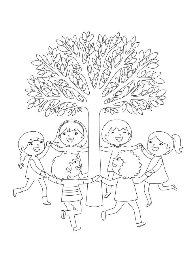 Dibujo de Seis Amigos Jugando Con El Árbol para Colorear y Imprimir